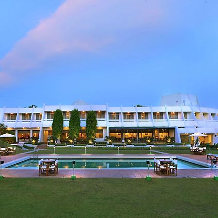 Radisson Jass Hotel, Кхаджурахо Экстерьер фото