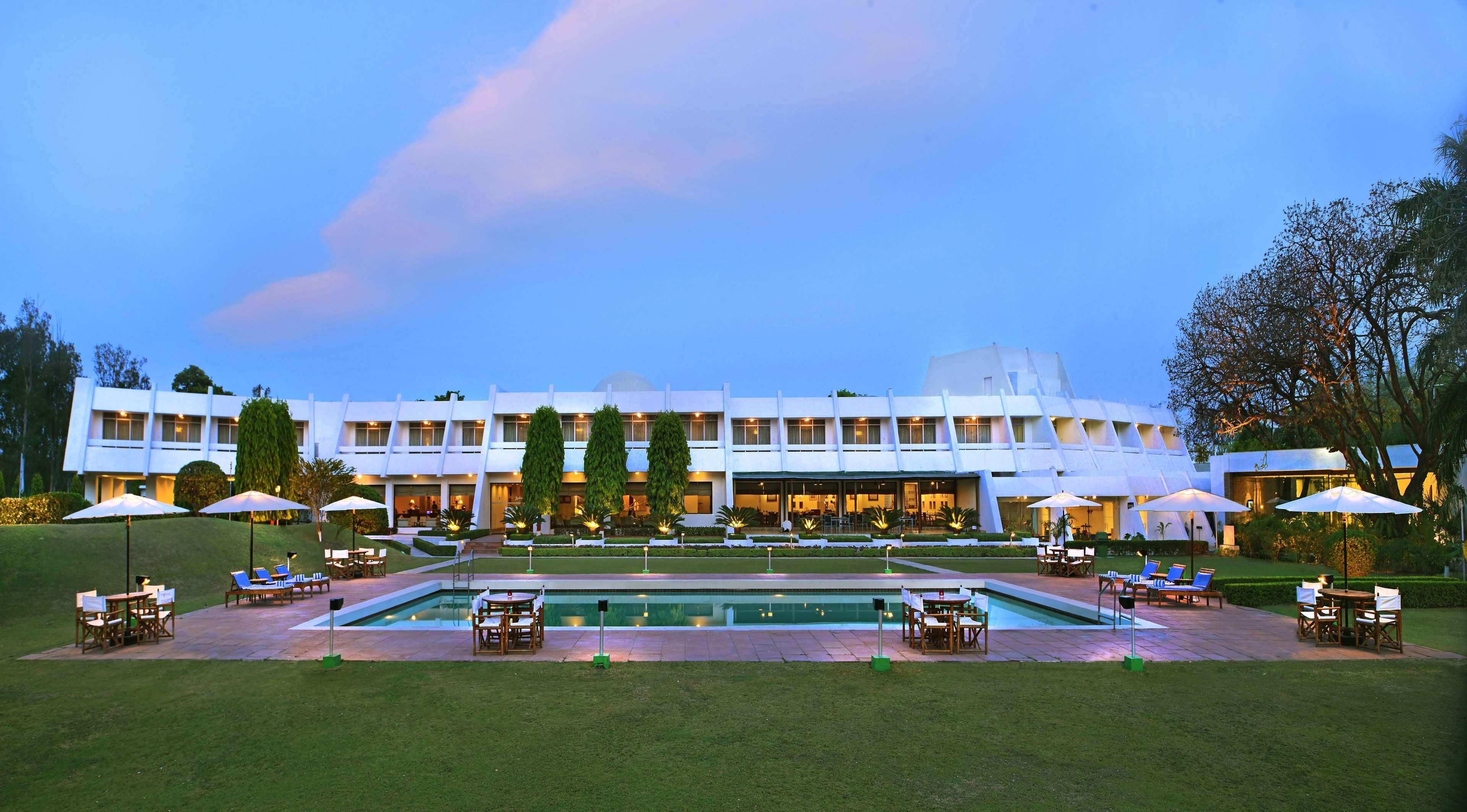 Radisson Jass Hotel, Кхаджурахо Экстерьер фото